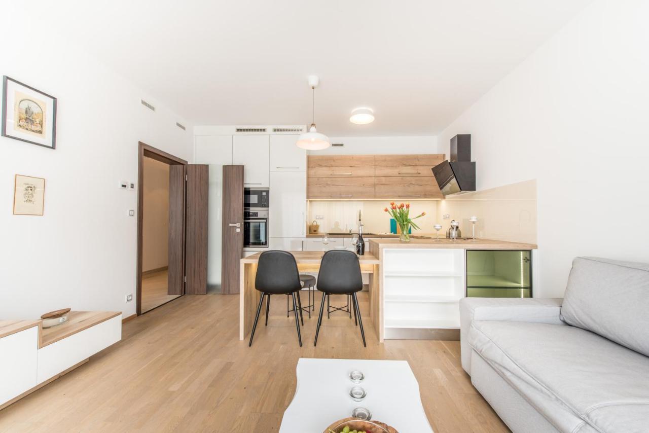 Mozart Central Apartments With Garage Prága Kültér fotó